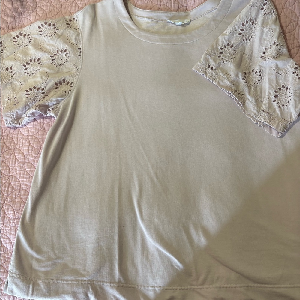 Women's Lace Sleeve Top - light purple